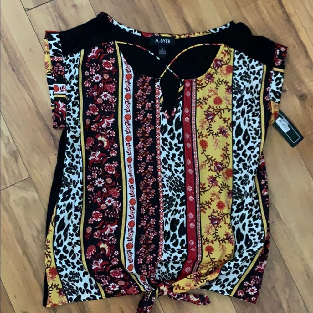 NWT A. Buyer dressy tie-waist top